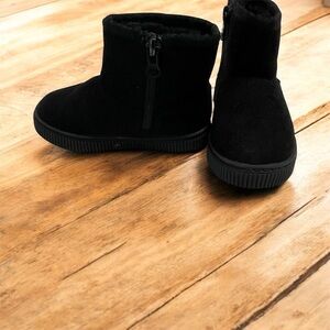 Cat and Jack Cozy Black Kids Boots Faux Fur Inside
